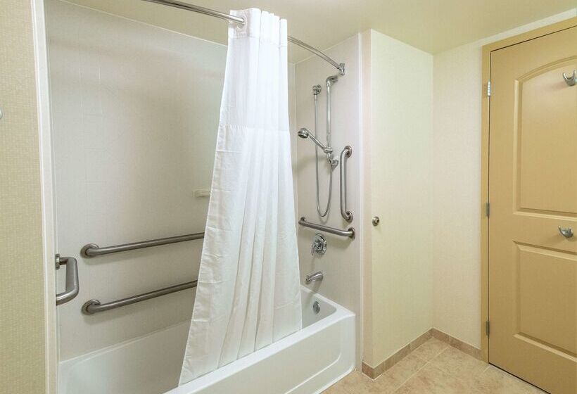 בית מלון כפרי Hampton Inn Presque Isle Maine