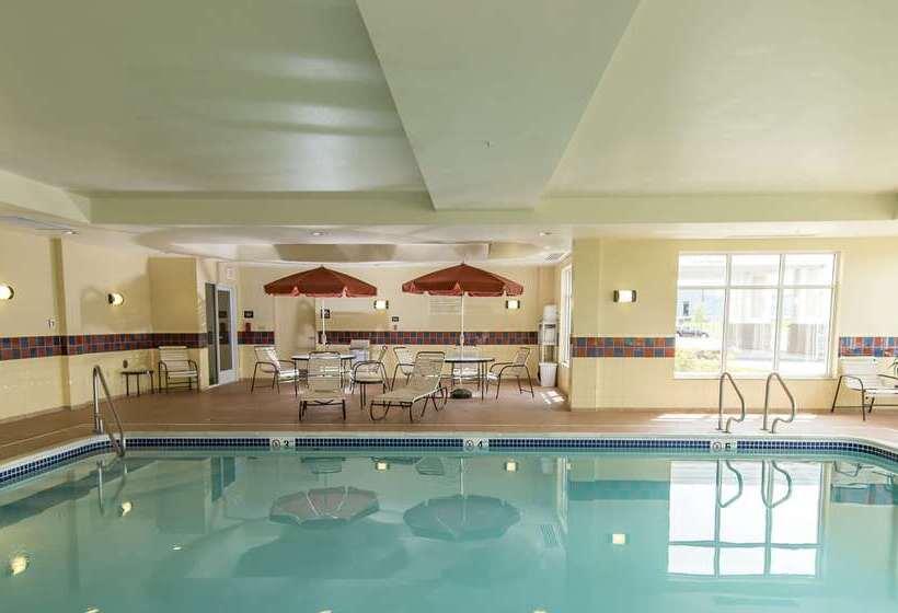 בית מלון כפרי Hampton Inn Presque Isle Maine