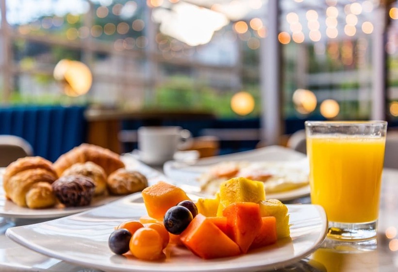 هتل Ibis Bogota Museo