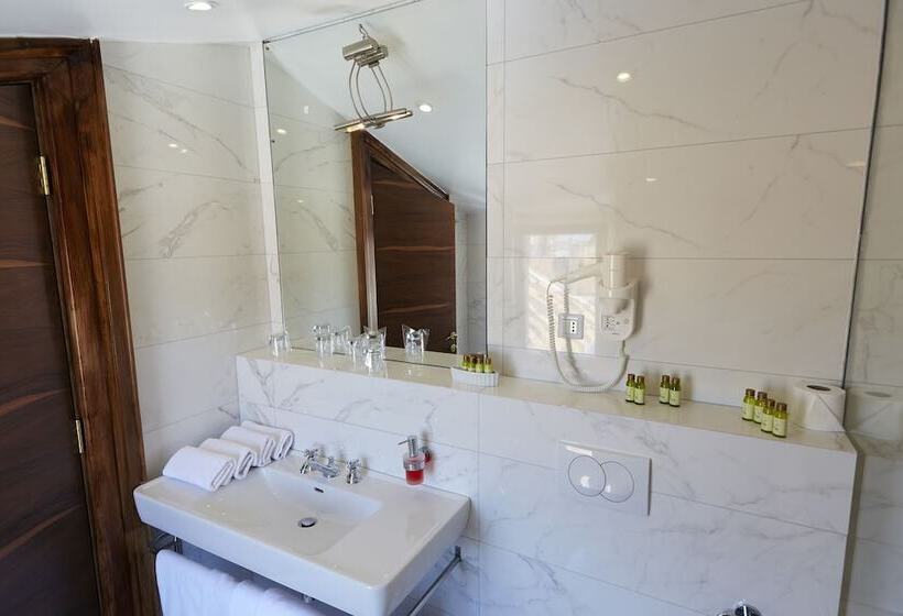 هتل Jupiter Luxury