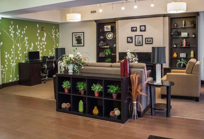 בית מלון כפרי Sleep Inn & Suites Harbour Pointe