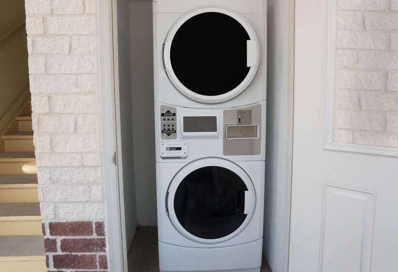 هتل Super 8 By Wyndham Rosenberg Tx