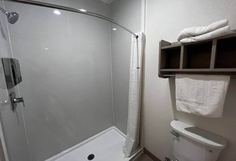 هتل Super 8 By Wyndham Rosenberg Tx