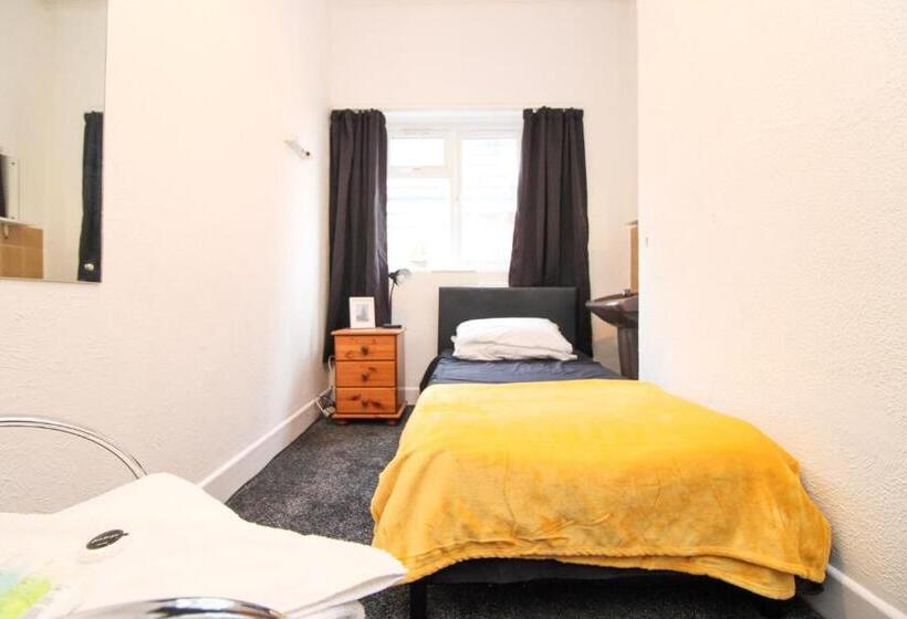 مبيت وإفطار Pebbles Guest House