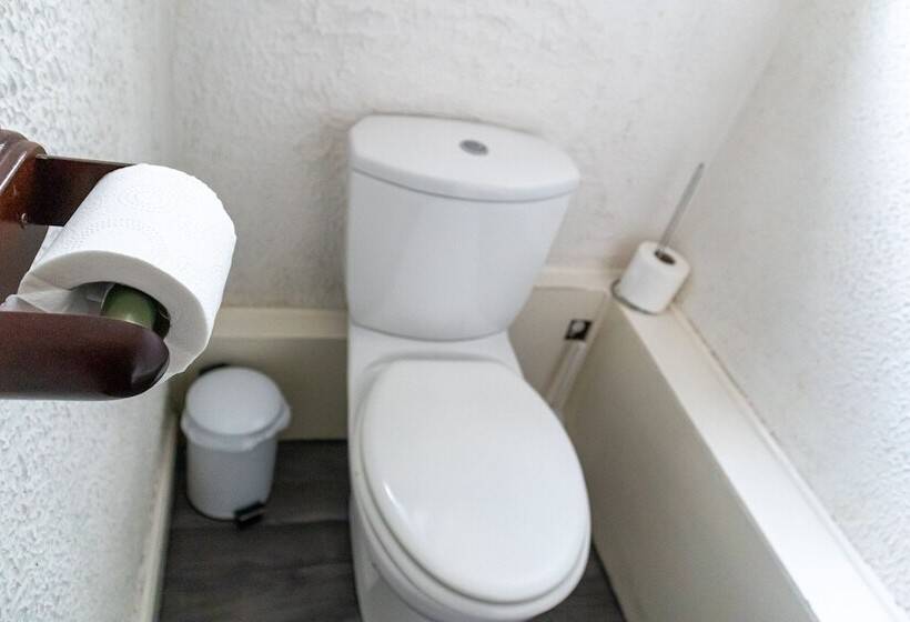 مبيت وإفطار Pebbles Guest House