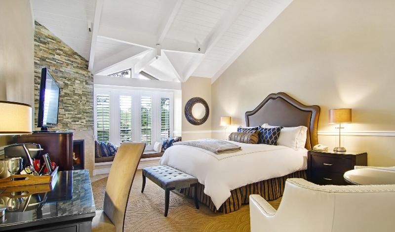 Отель Carriage House Inn