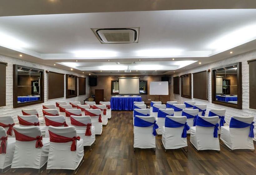 בית מלון כפרי Dewdrop Le Seasons Beach Resort