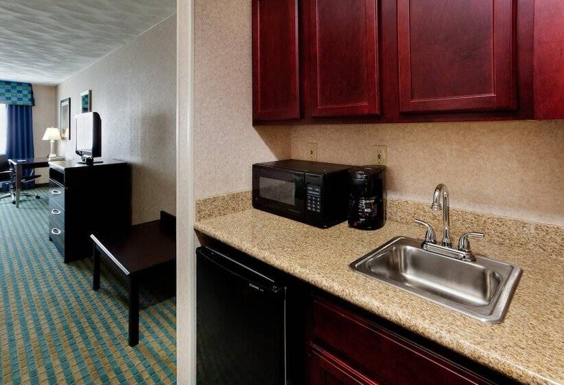 فندق Holiday Inn Express & Suites Smithfield   Providence, An Ihg