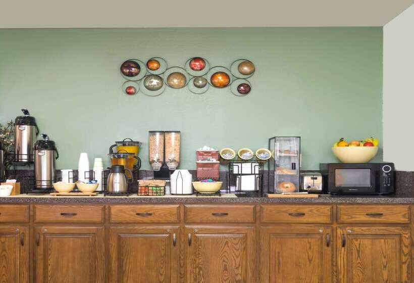 ホテル Knights Inn   Slaton