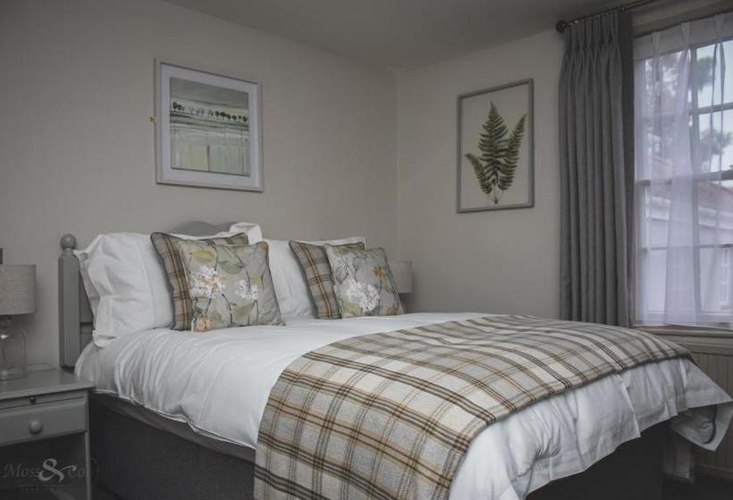 בית מלון כפרי The Angel Inn