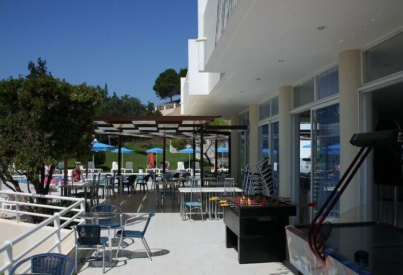 Iris Hotel
