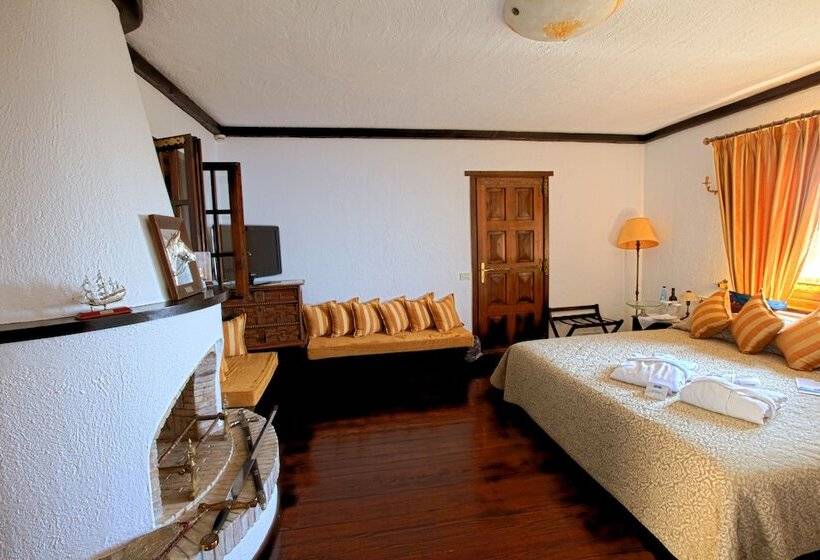 استراحتگاه Porto Carras Villa Galini