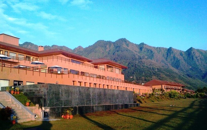 אתר נופש Taj Dal View Srinagar