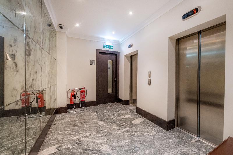130 Queen S Gate Apartments