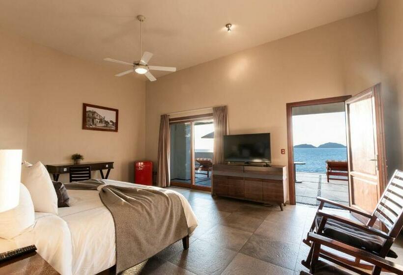 ホテル Casa Lucila Mazatlán Curamoria Collection