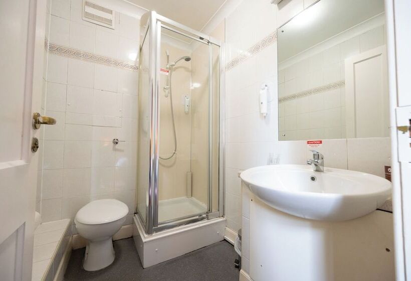 Hampton Hotel By Greene King Inns