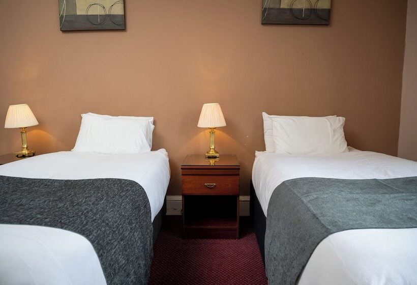 Hampton Hotel By Greene King Inns