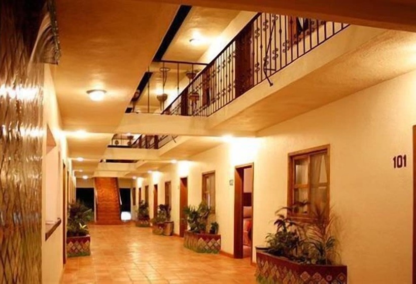هتل Cabo Cush