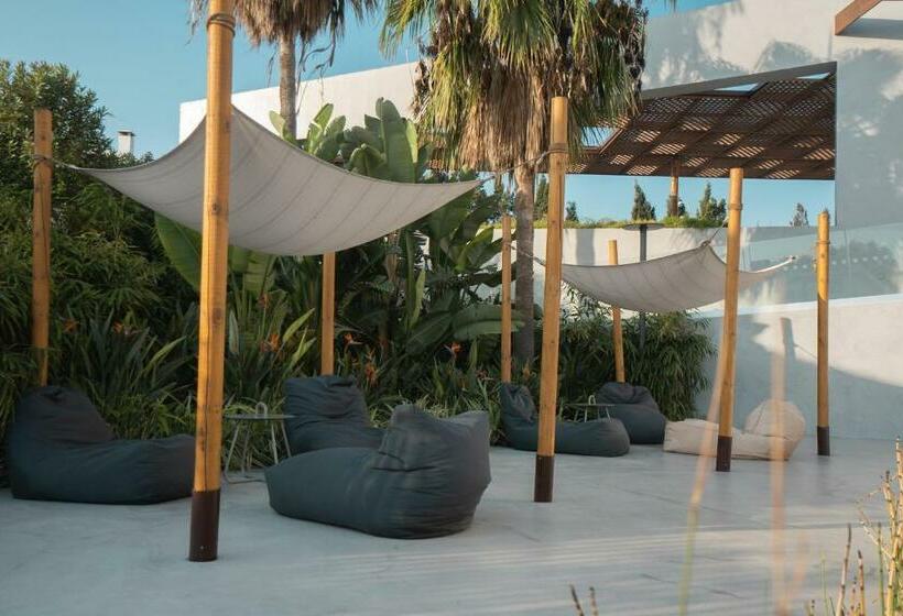 هتل Cavo Zoe Seaside