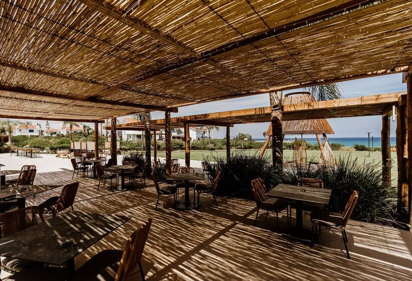 هتل Cavo Zoe Seaside