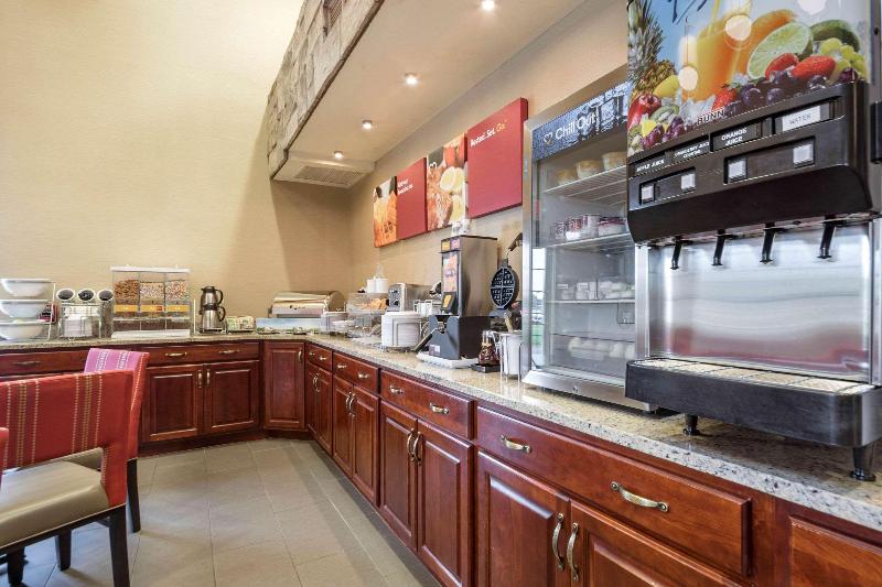 酒店 Comfort Suites At Par 4 Resort