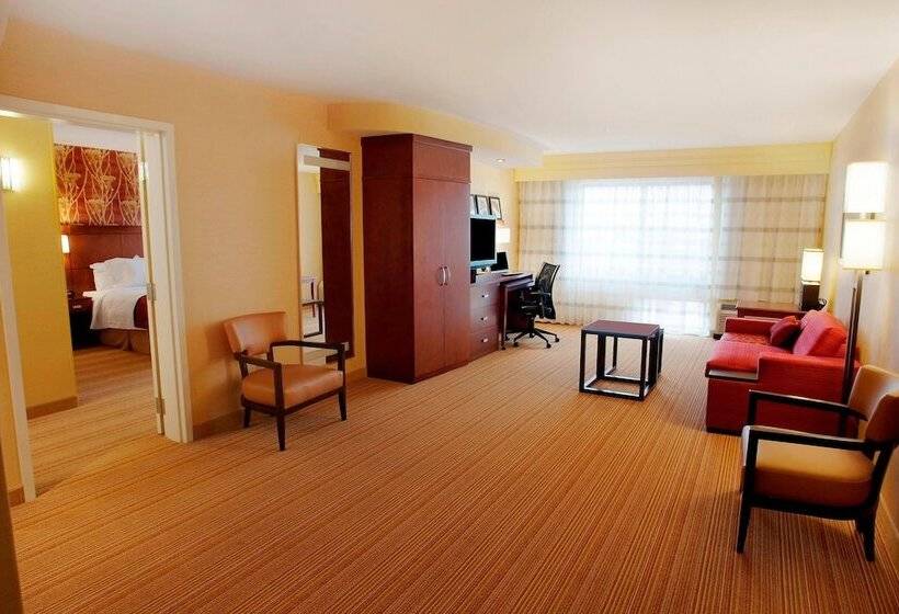 هتل Courtyard Warner Robins