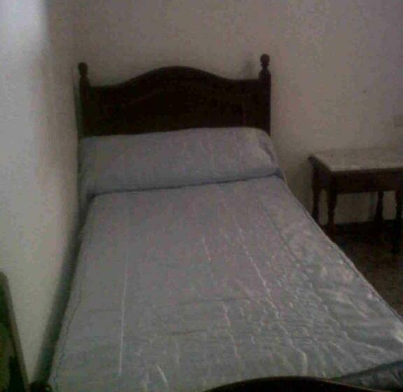 هتل Hostal Medina