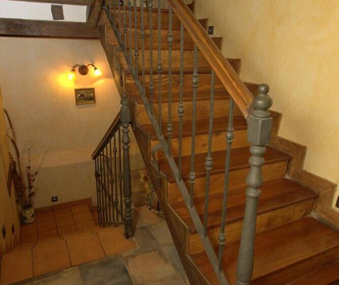 호텔 Hostal Rural Elosta