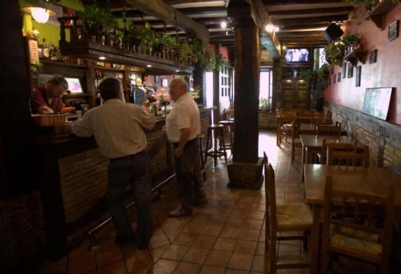 호텔 Hostal Rural Elosta