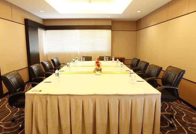 هتل Santika Bogor