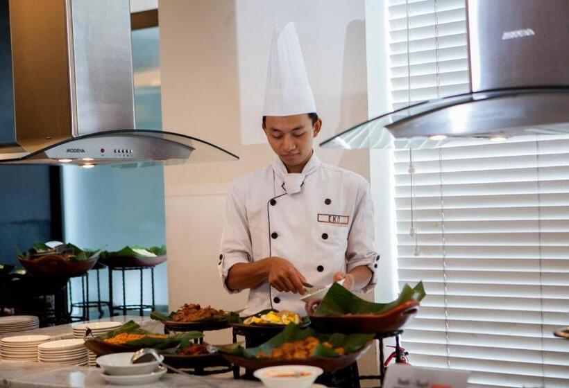 هتل Santika Bogor