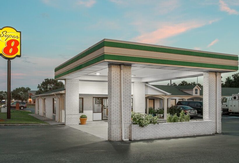 فندق Super 8 By Wyndham Sumter