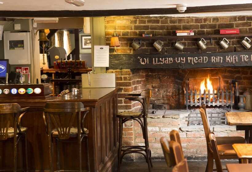 فندق The Cherry Tree   Inn