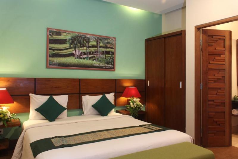 هتل The Green Zhurga Suite