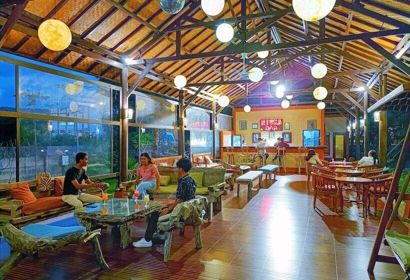 هتل The Jayakarta Suites Komodo Flores