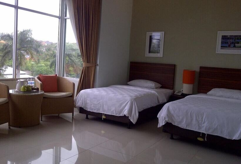 هتل The Studio Inn Nusa Dua
