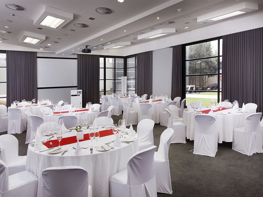 בית מלון כפרי The Capital 20 West