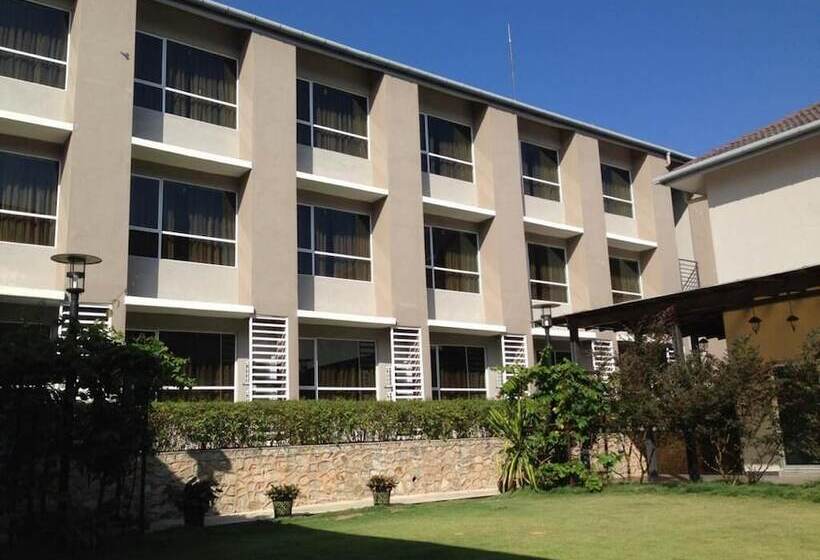 فندق Cherengin Hills Convention & Spa Resort