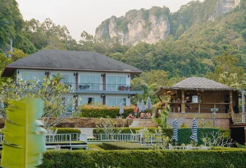 هتل Railay Phutawan Resort