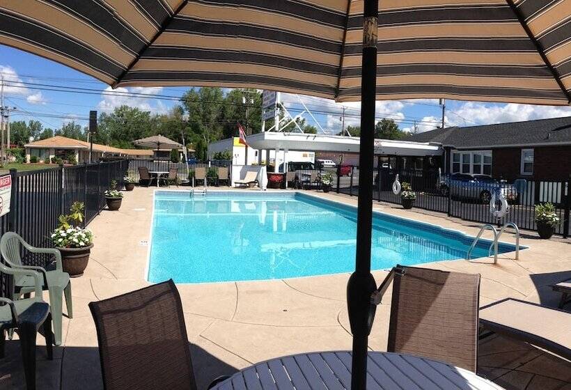 Moonlite Motel
