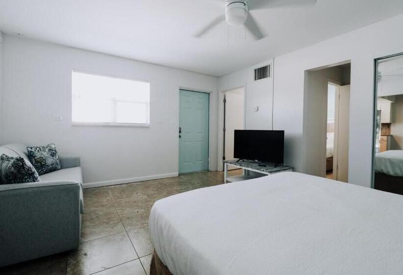 Drop Anchor Resort & Marina