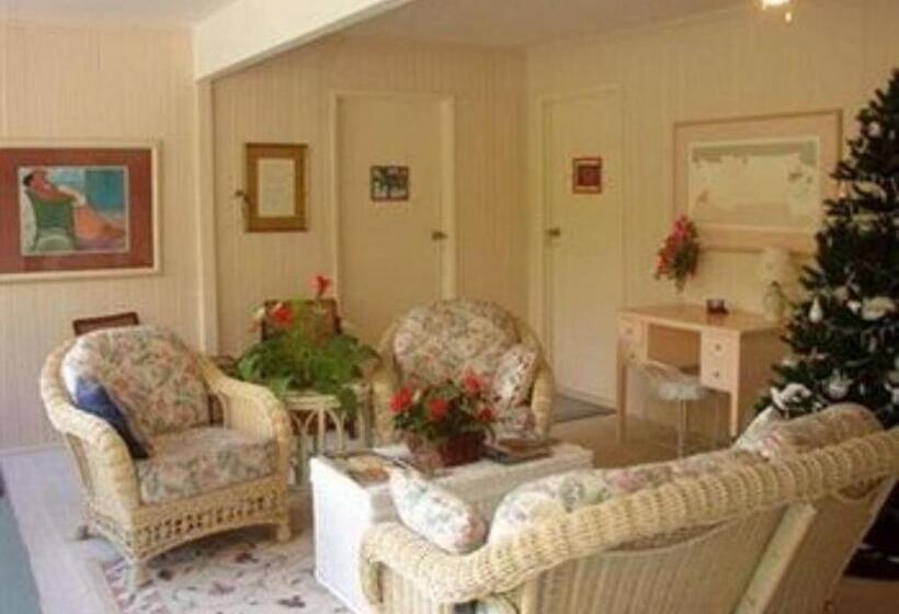 Halehoola B & B