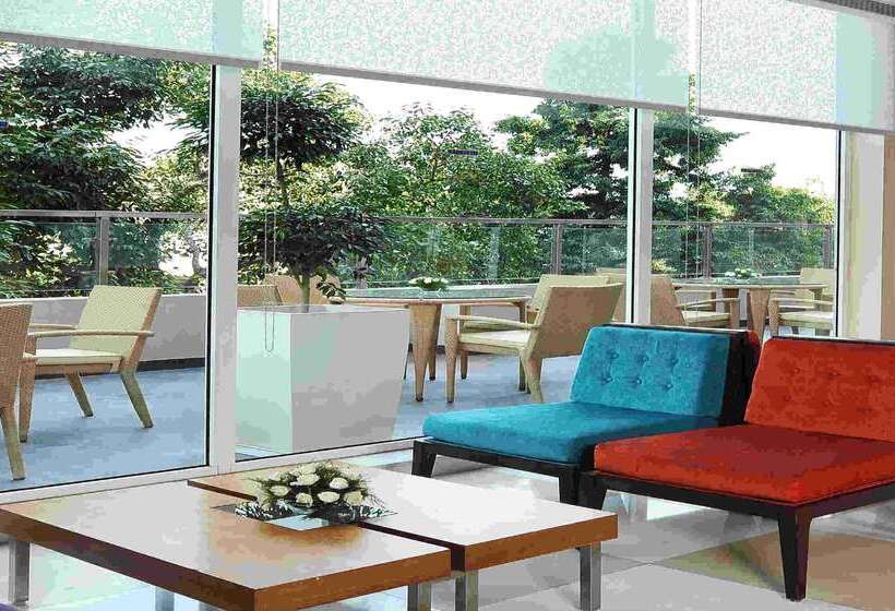 酒店 Hometel Chandigarh