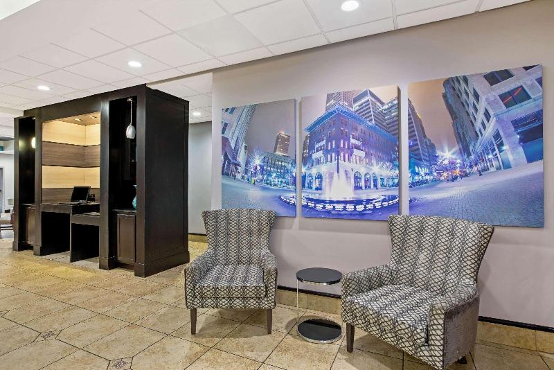 בית מלון כפרי La Quinta By Wyndham Tulsa Airport / Expo Square