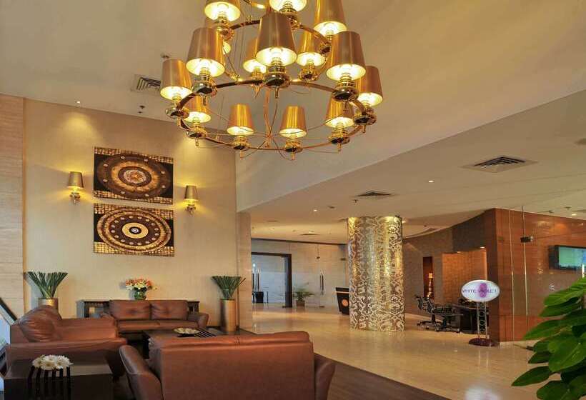 酒店 Majestic Court Sarovar Portico Navi Mumbai