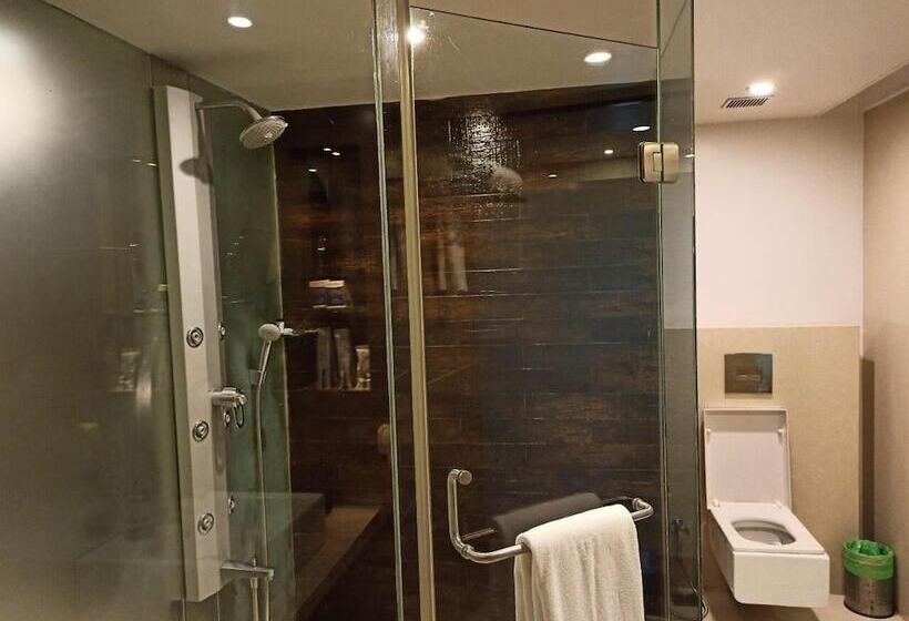 酒店 Majestic Court Sarovar Portico Navi Mumbai