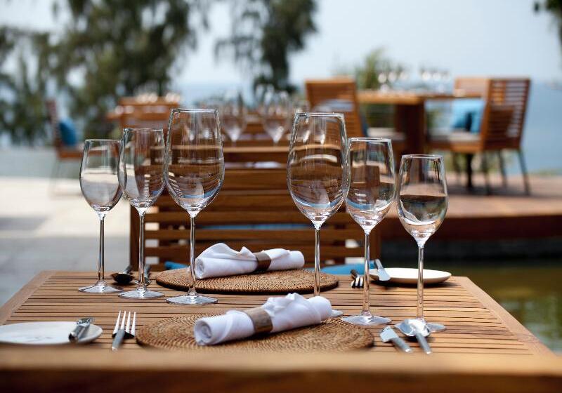 Отель Pullman Phuket Arcadia Naithon Beach