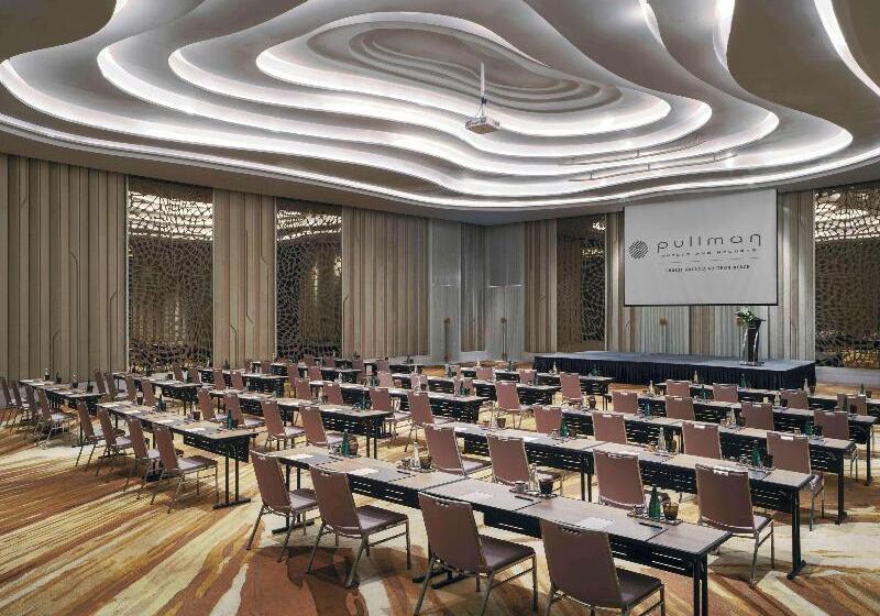 Отель Pullman Phuket Arcadia Naithon Beach