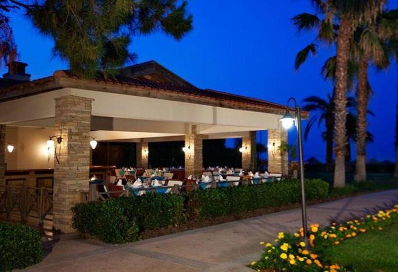 استراحتگاه Champion Holiday Village