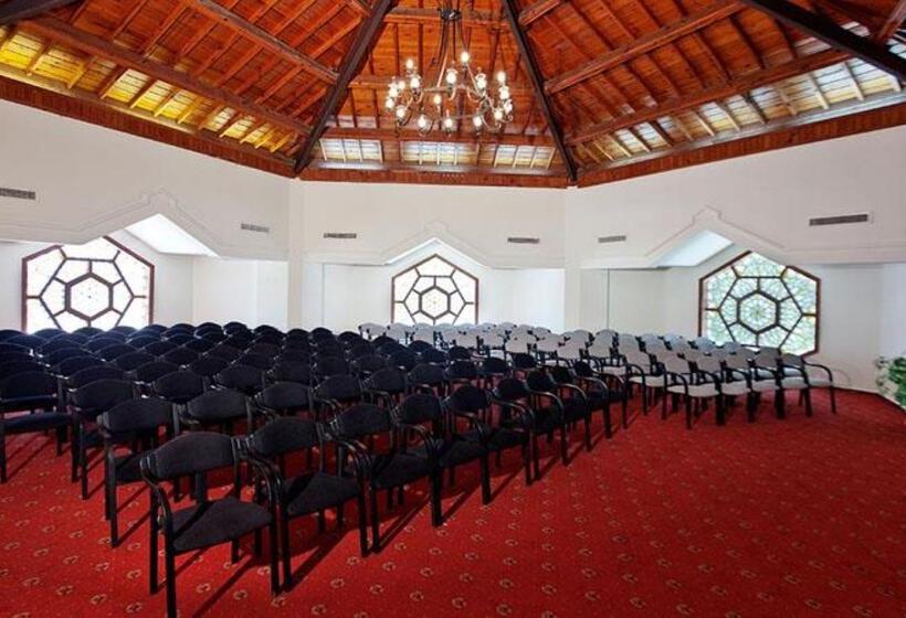 استراحتگاه Champion Holiday Village